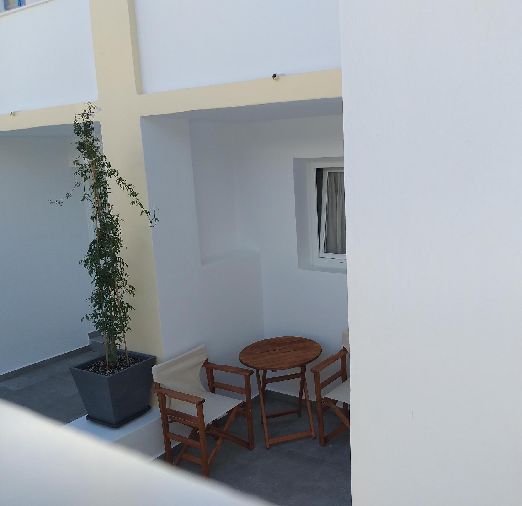 Karidis Hotel Kamári エクステリア 写真