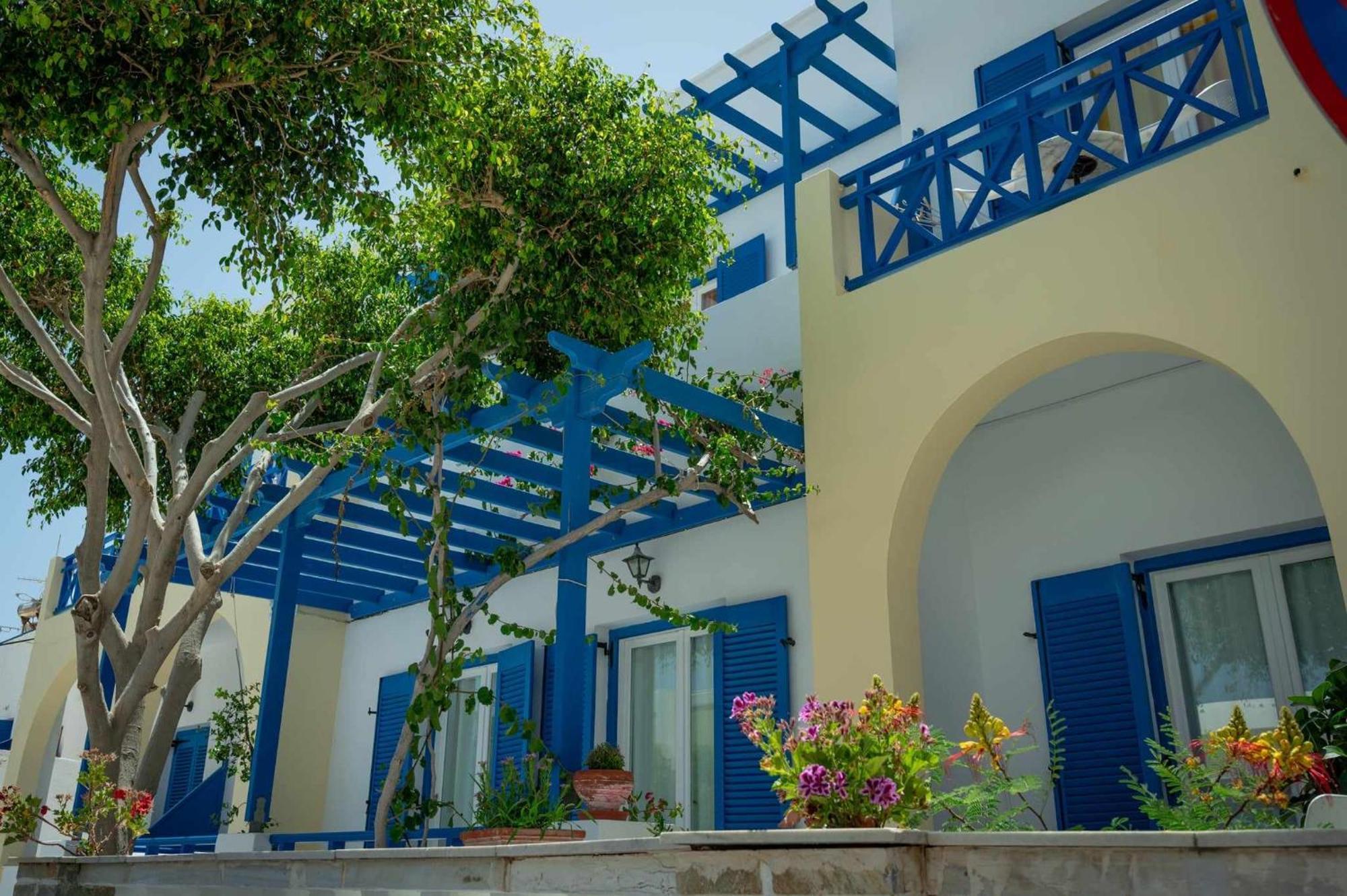 Karidis Hotel Kamári エクステリア 写真