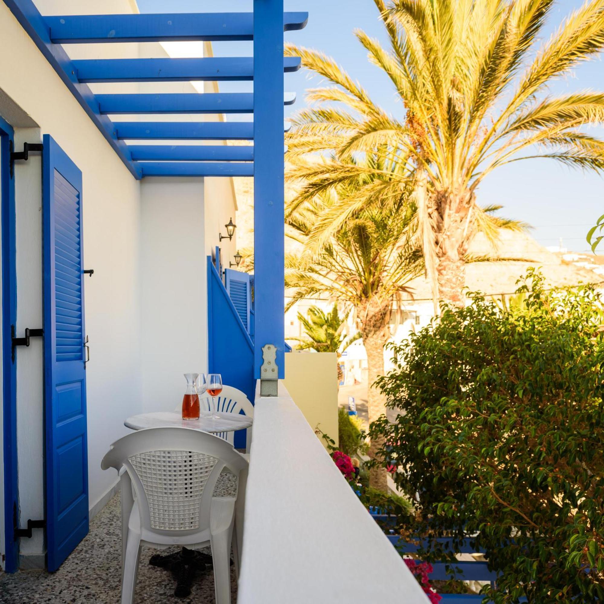 Karidis Hotel Kamári エクステリア 写真