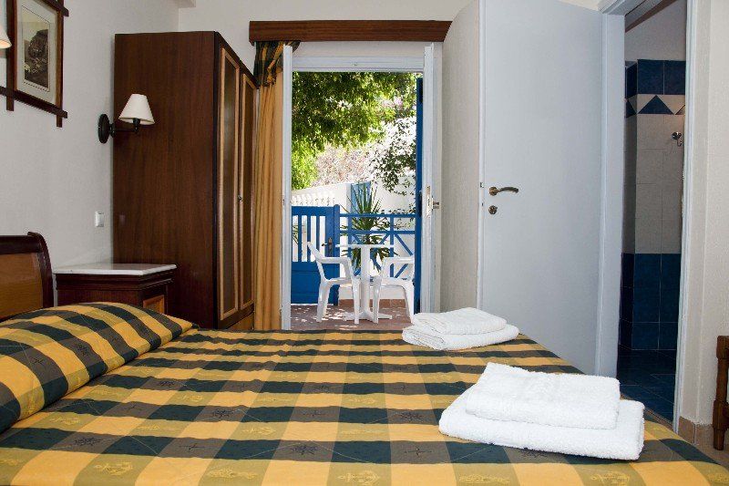 Karidis Hotel Kamári エクステリア 写真